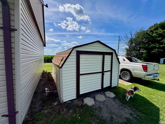 394 E 300 S Road, Princeton, IN 47670