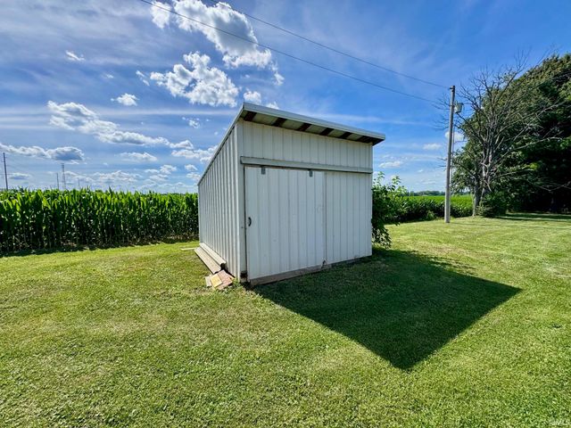 394 E 300 S Road, Princeton, IN 47670