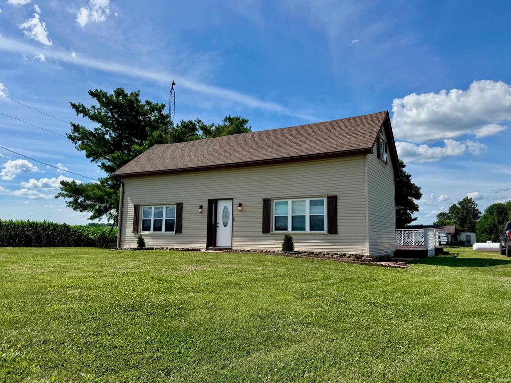 394 E 300 S Road, Princeton, IN 47670