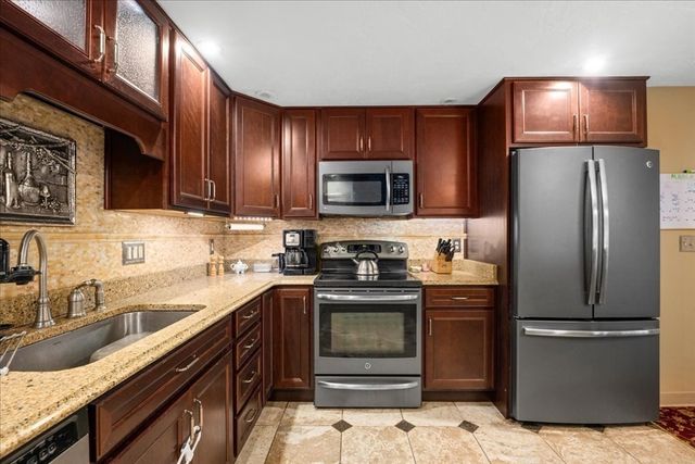 155 Hamilton St 3, Worcester, MA 01604