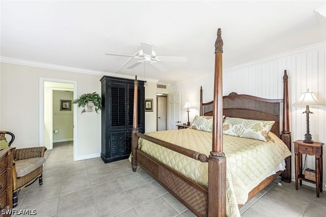 2216 Gulf Shore BLVD N R3, Naples, FL 34102