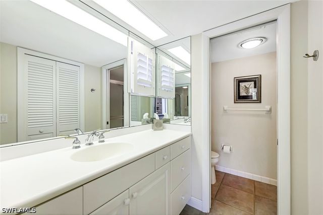 2216 Gulf Shore BLVD N R3, Naples, FL 34102