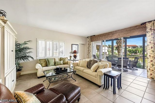 2216 Gulf Shore BLVD N R3, Naples, FL 34102