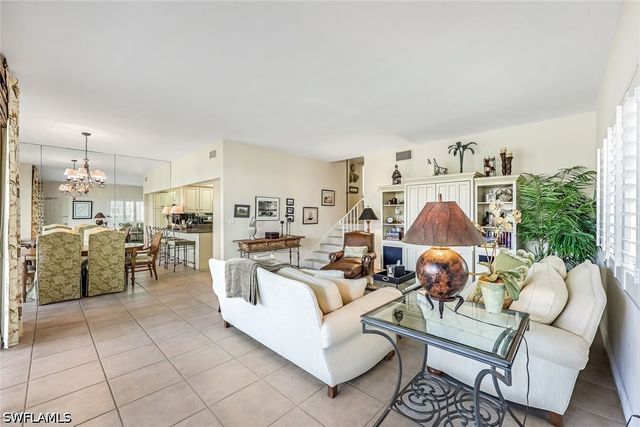 2216 Gulf Shore BLVD N R3, Naples, FL 34102