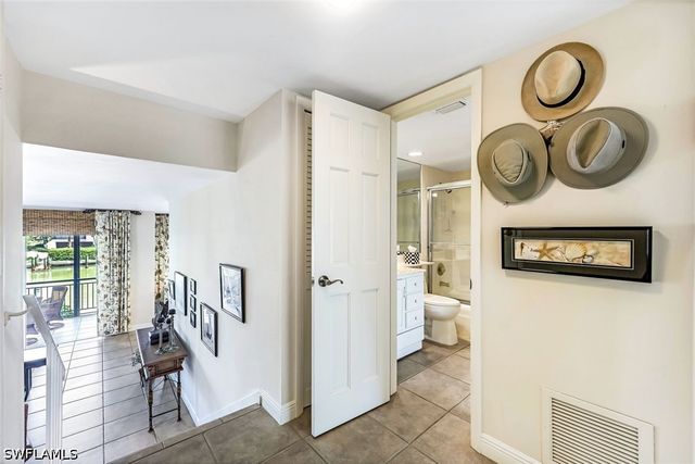 2216 Gulf Shore BLVD N R3, Naples, FL 34102
