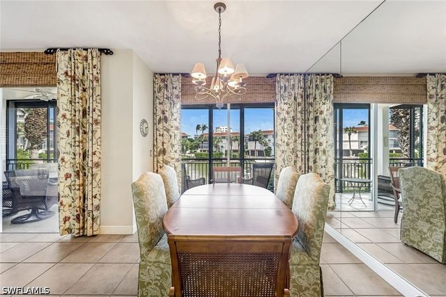 2216 Gulf Shore BLVD N R3, Naples, FL 34102