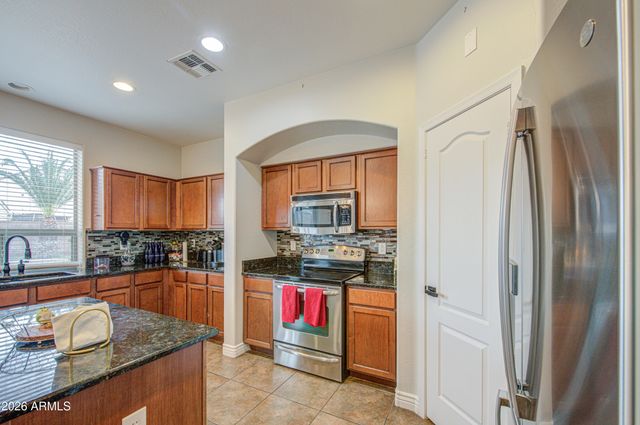 1487 E ANGELINE Avenue, San Tan Valley, AZ 85140