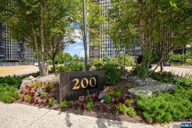 200 Winston Drive 401, Cliffside Park, NJ 07010