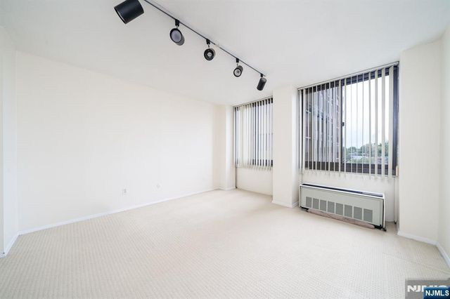 200 Winston Drive 401, Cliffside Park, NJ 07010