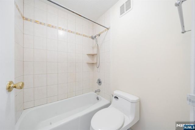 200 Winston Drive 401, Cliffside Park, NJ 07010