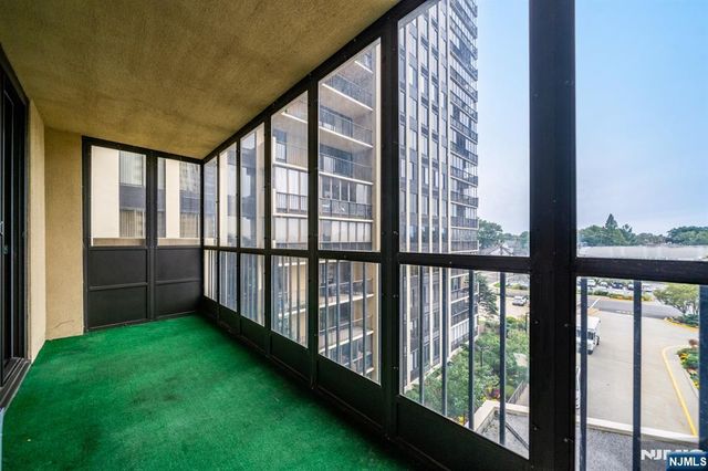 200 Winston Drive 401, Cliffside Park, NJ 07010