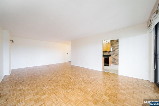 200 Winston Drive 401, Cliffside Park, NJ 07010