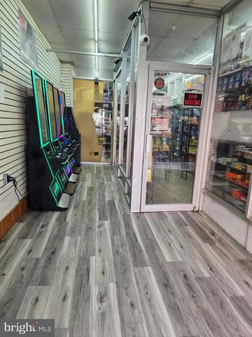 4068 LANCASTER AVE, Philadelphia, PA 19104