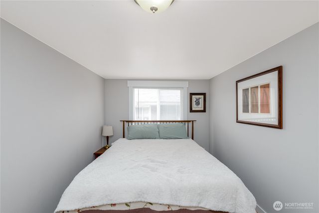 1031 W Glenwood St, Port Angeles, WA 98363