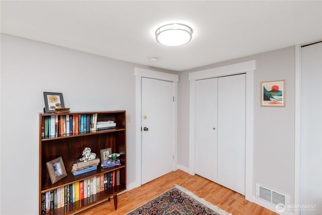 1031 W Glenwood St, Port Angeles, WA 98363