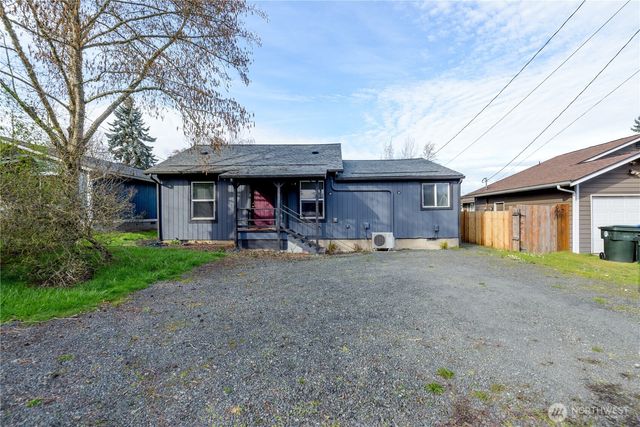 1031 W Glenwood St, Port Angeles, WA 98363