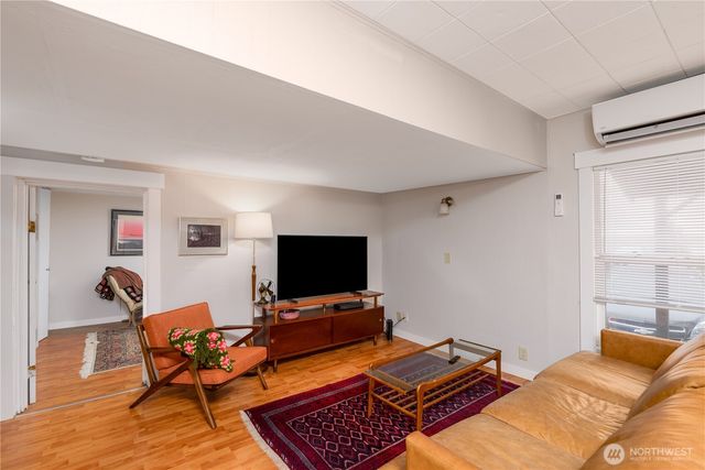 1031 W Glenwood St, Port Angeles, WA 98363