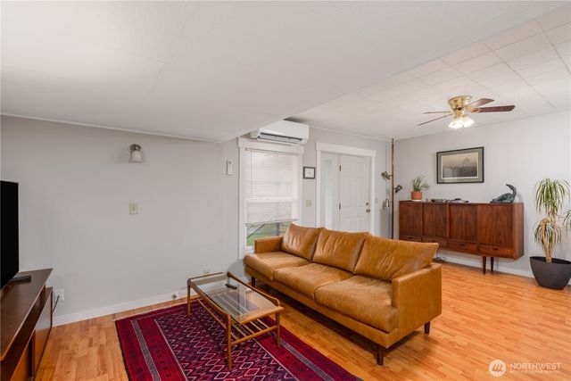 1031 W Glenwood St, Port Angeles, WA 98363