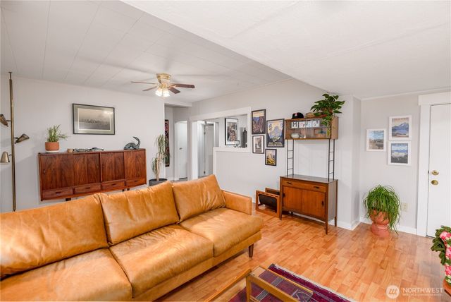 1031 W Glenwood St, Port Angeles, WA 98363