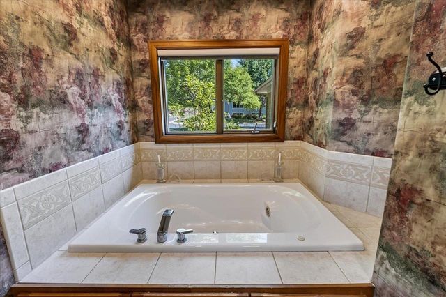 5021 Prairie Rose Court, Middleton, WI 53562