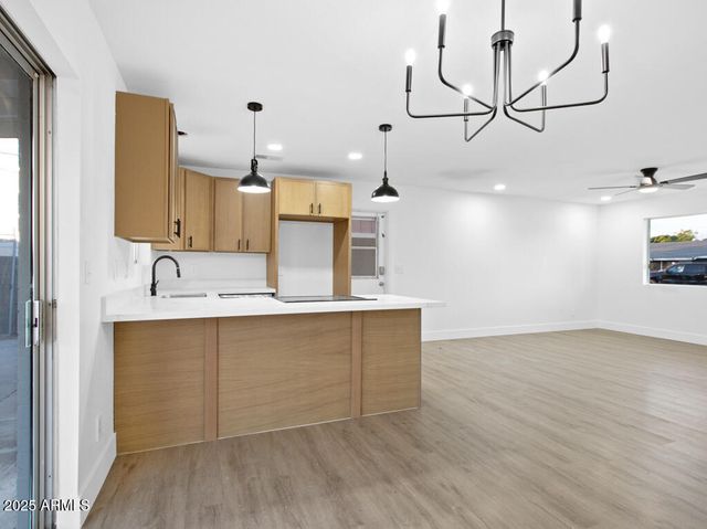 925 E 7TH Drive, Mesa, AZ 85204