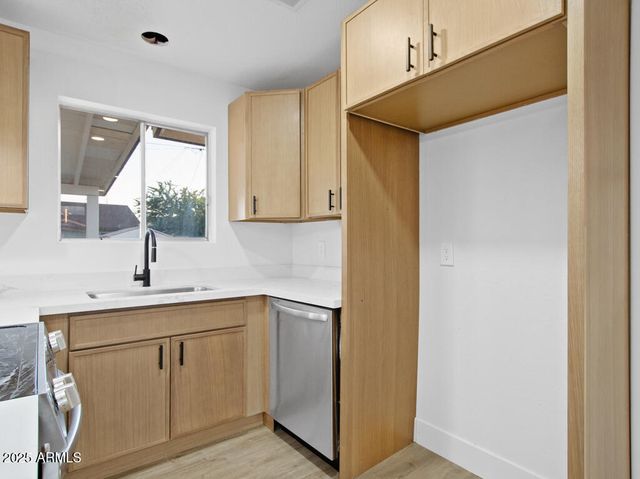 925 E 7TH Drive, Mesa, AZ 85204