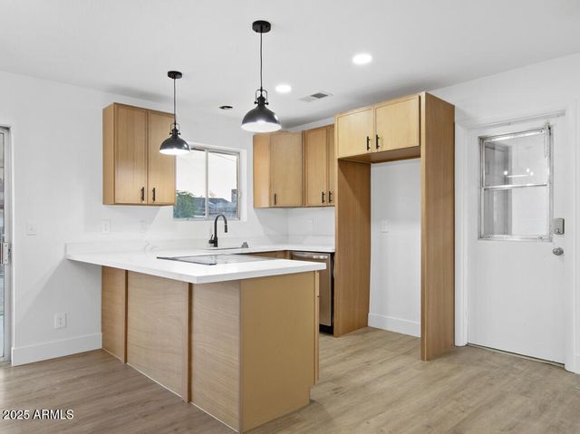 925 E 7TH Drive, Mesa, AZ 85204