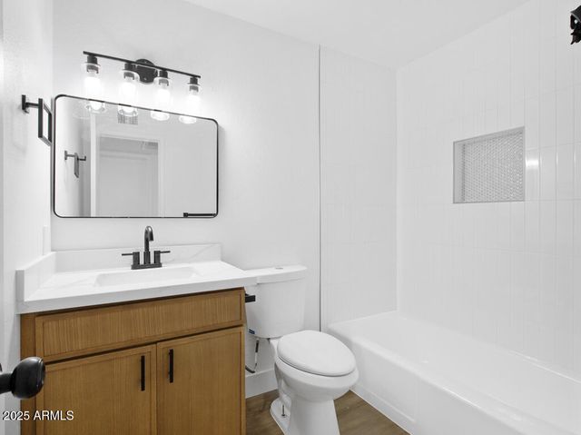 925 E 7TH Drive, Mesa, AZ 85204