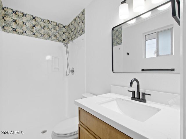 925 E 7TH Drive, Mesa, AZ 85204