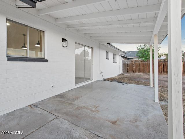 925 E 7TH Drive, Mesa, AZ 85204