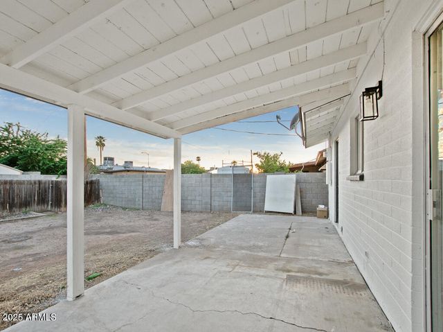 925 E 7TH Drive, Mesa, AZ 85204