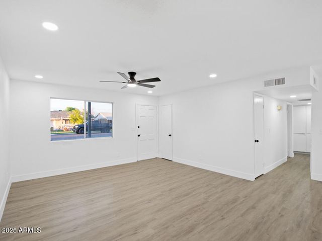 925 E 7TH Drive, Mesa, AZ 85204