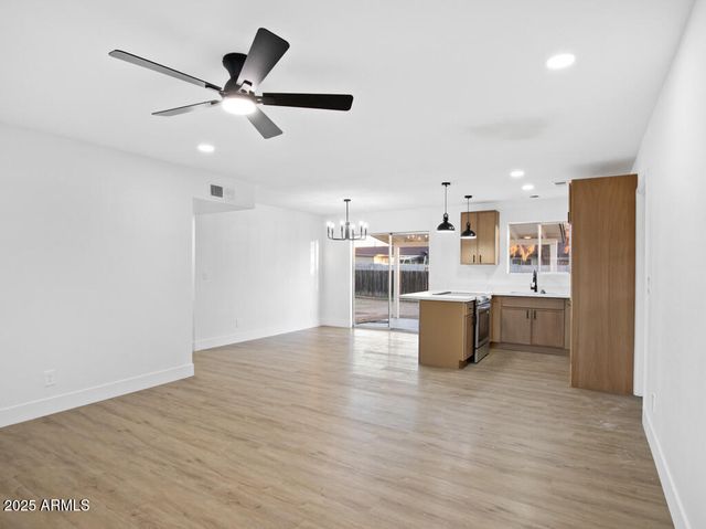 925 E 7TH Drive, Mesa, AZ 85204