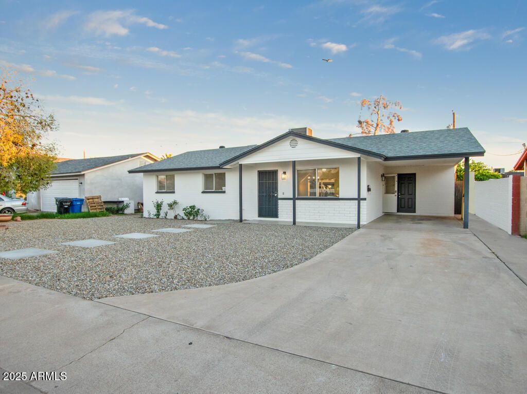 925 E 7TH Drive, Mesa, AZ 85204