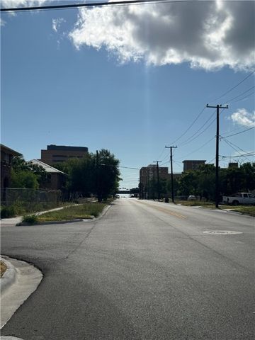 910 Elizabeth St, Corpus Christi, TX 78404