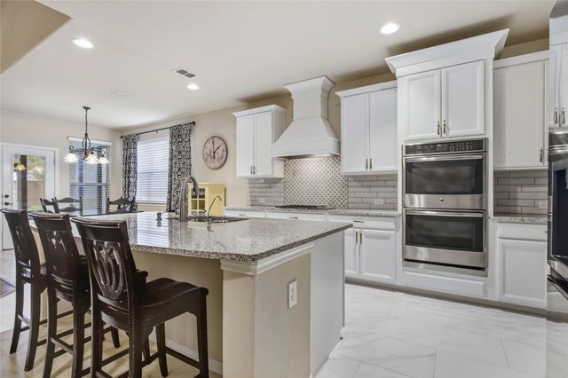 921 Viburnum Drive, Fort Worth, TX 76131