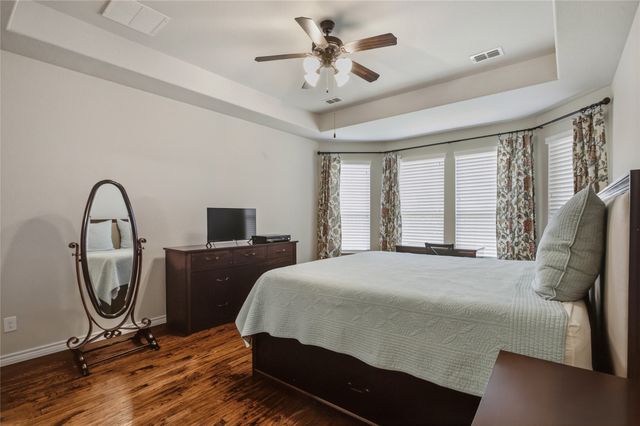 921 Viburnum Drive, Fort Worth, TX 76131