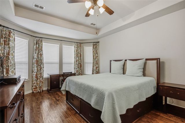 921 Viburnum Drive, Fort Worth, TX 76131