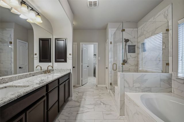921 Viburnum Drive, Fort Worth, TX 76131