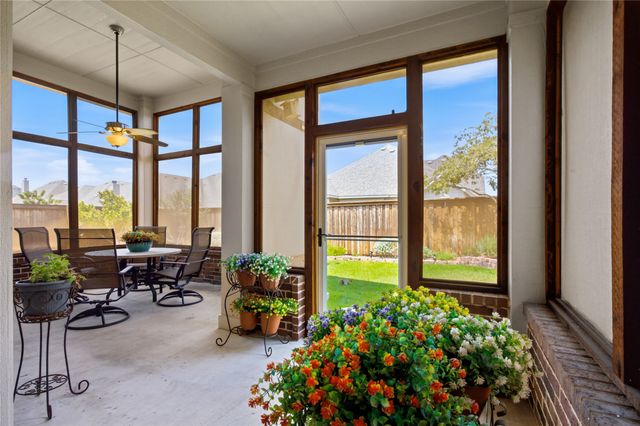 921 Viburnum Drive, Fort Worth, TX 76131