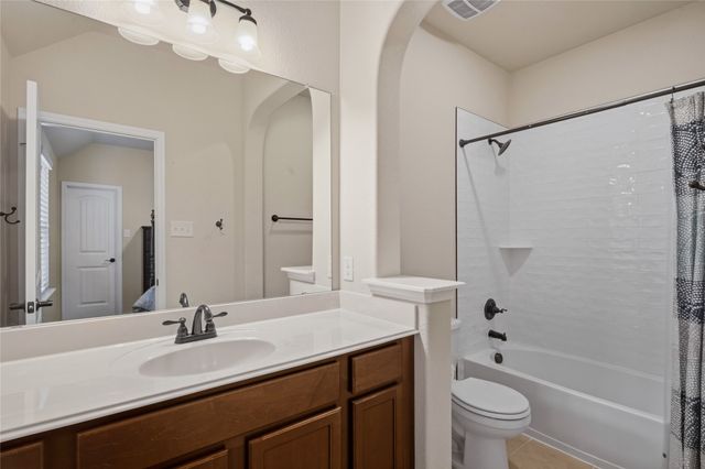 921 Viburnum Drive, Fort Worth, TX 76131