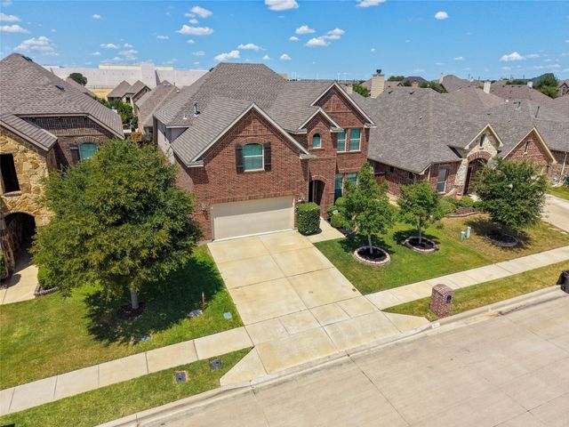 921 Viburnum Drive, Fort Worth, TX 76131