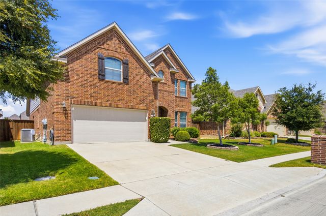 921 Viburnum Drive, Fort Worth, TX 76131