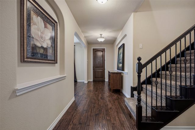 921 Viburnum Drive, Fort Worth, TX 76131