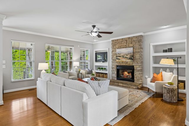 3053 Oxford Glen Dr, Franklin, TN 37067