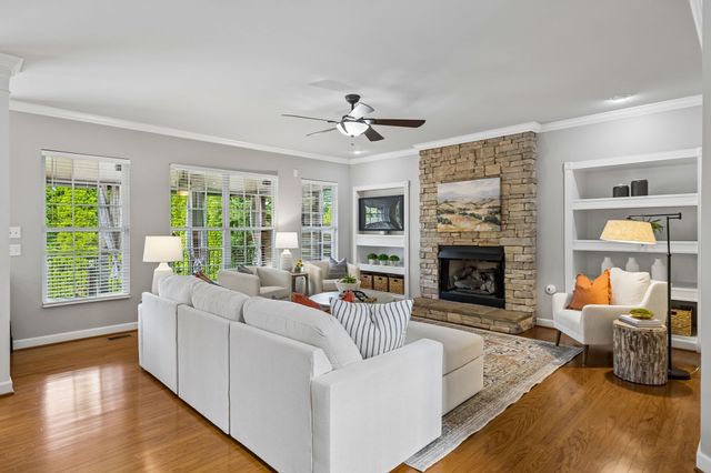 3053 Oxford Glen Dr, Franklin, TN 37067