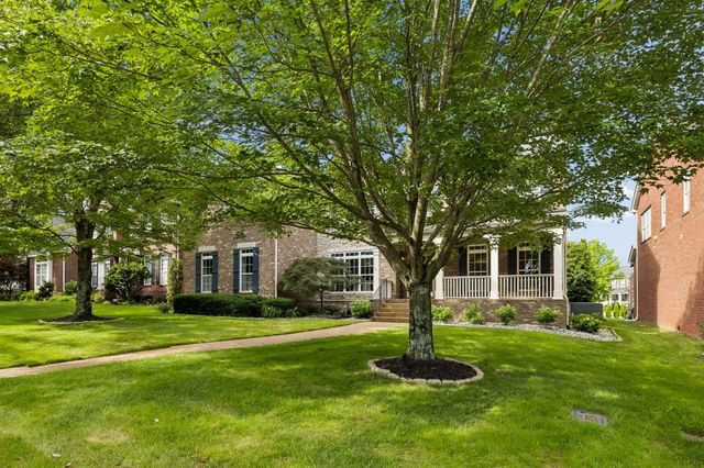 3053 Oxford Glen Dr, Franklin, TN 37067