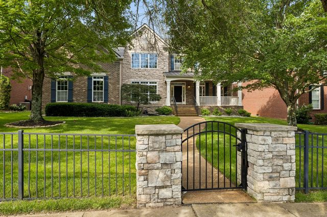 3053 Oxford Glen Dr, Franklin, TN 37067