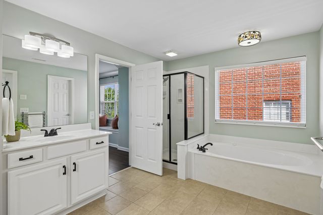 3053 Oxford Glen Dr, Franklin, TN 37067