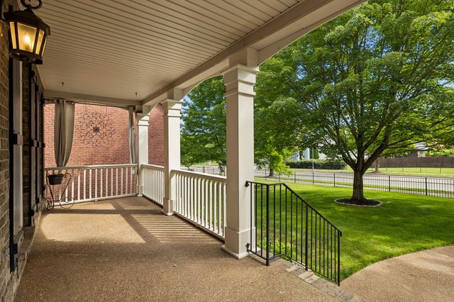 3053 Oxford Glen Dr, Franklin, TN 37067